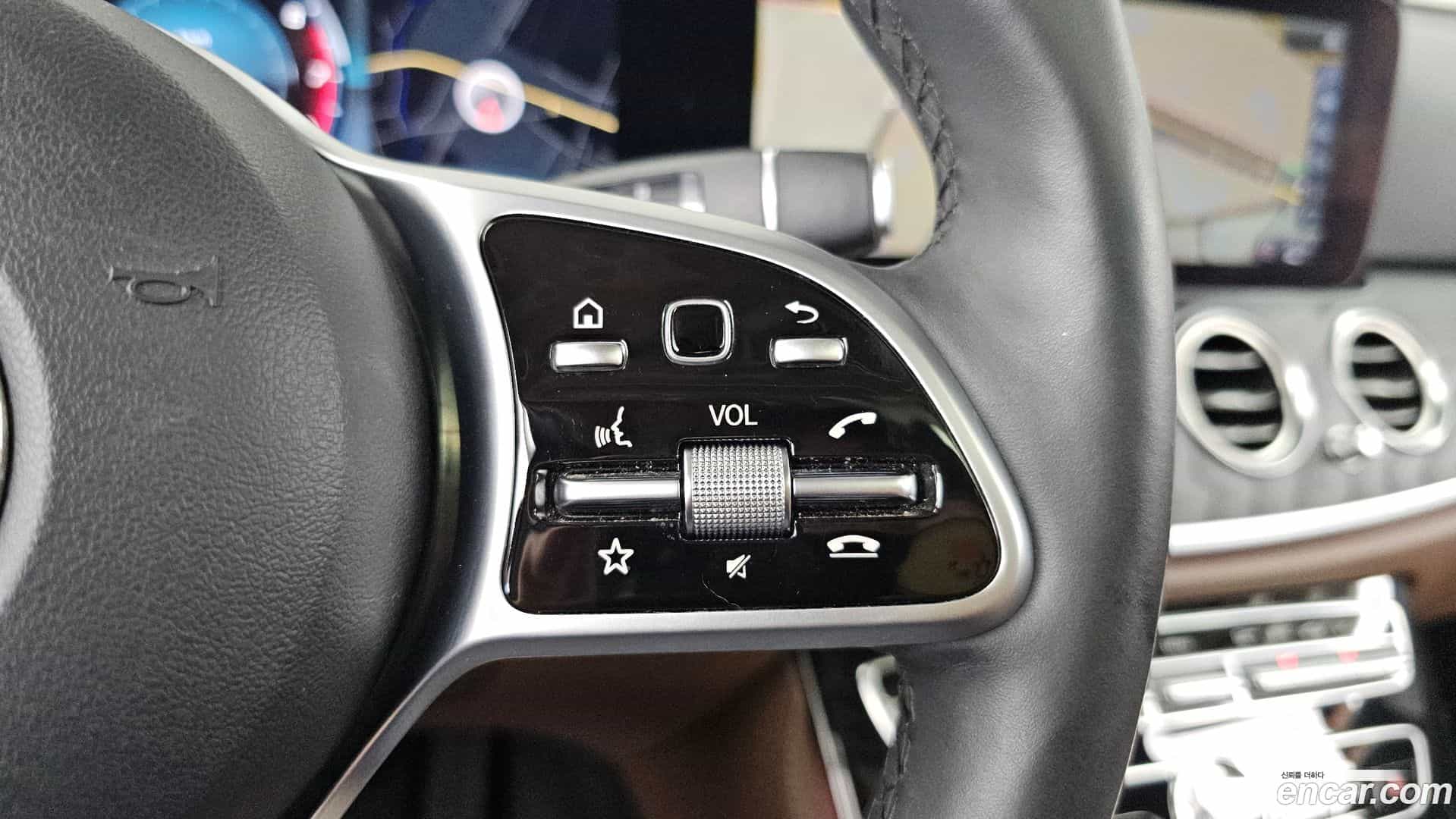 E-Class Mercedes-Benz 2019.3-OPTION-045