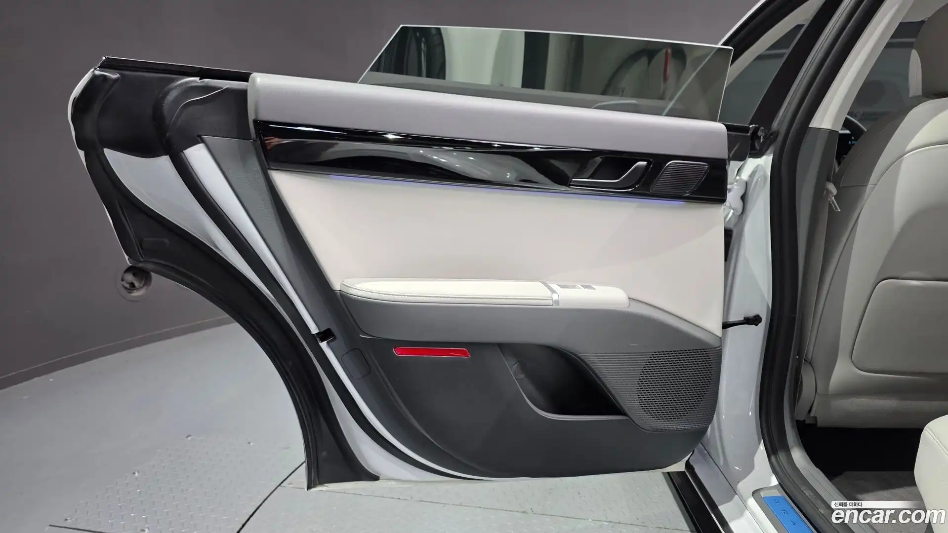 Grandeur Hyundai 2023.9-INNER-035