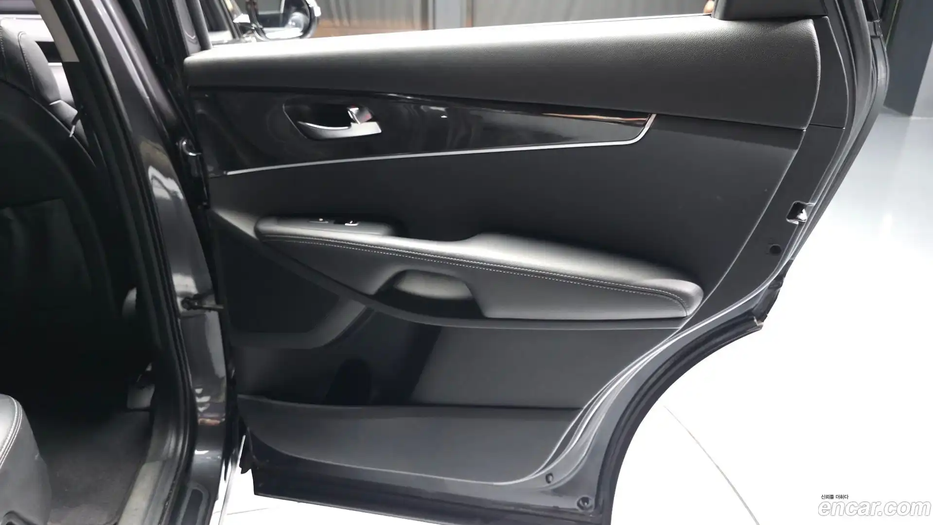 Sorento Kia 2017.3-INNER-035