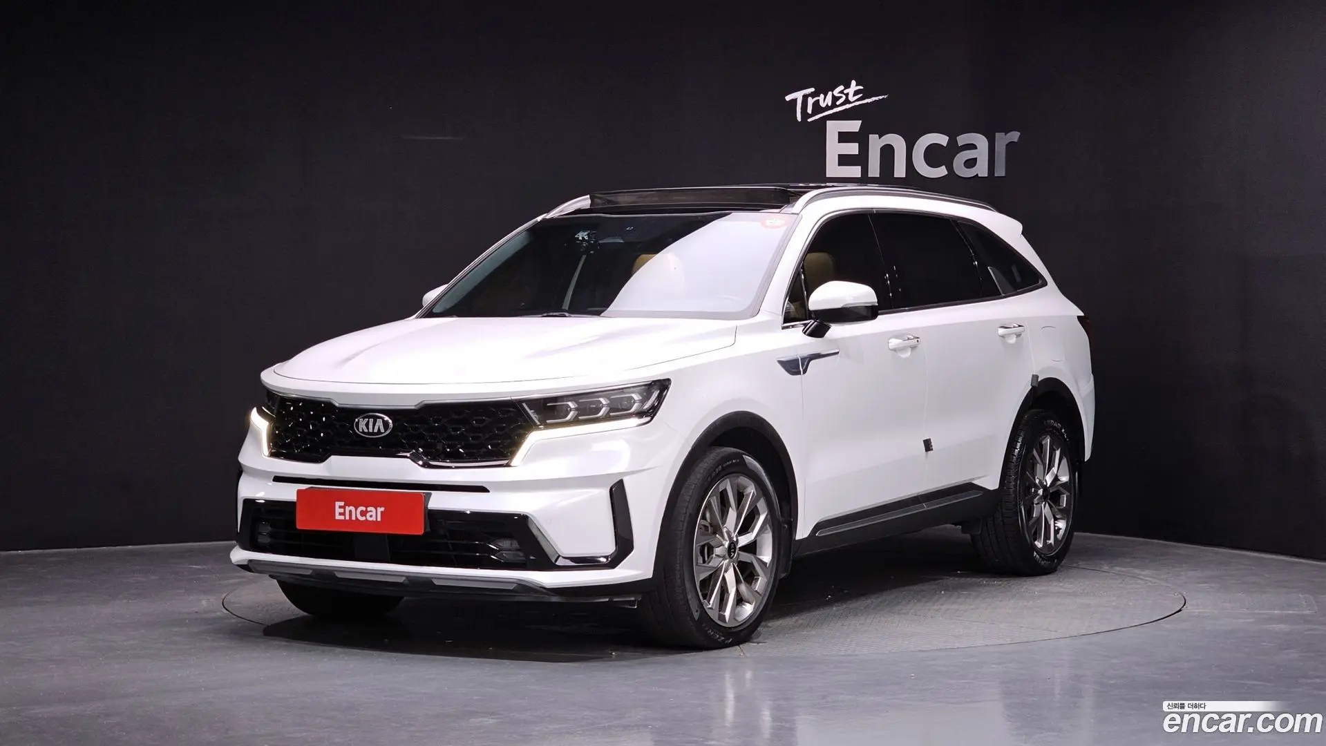 Main__Slider__Photo:Sorento Kia 2020.3-0