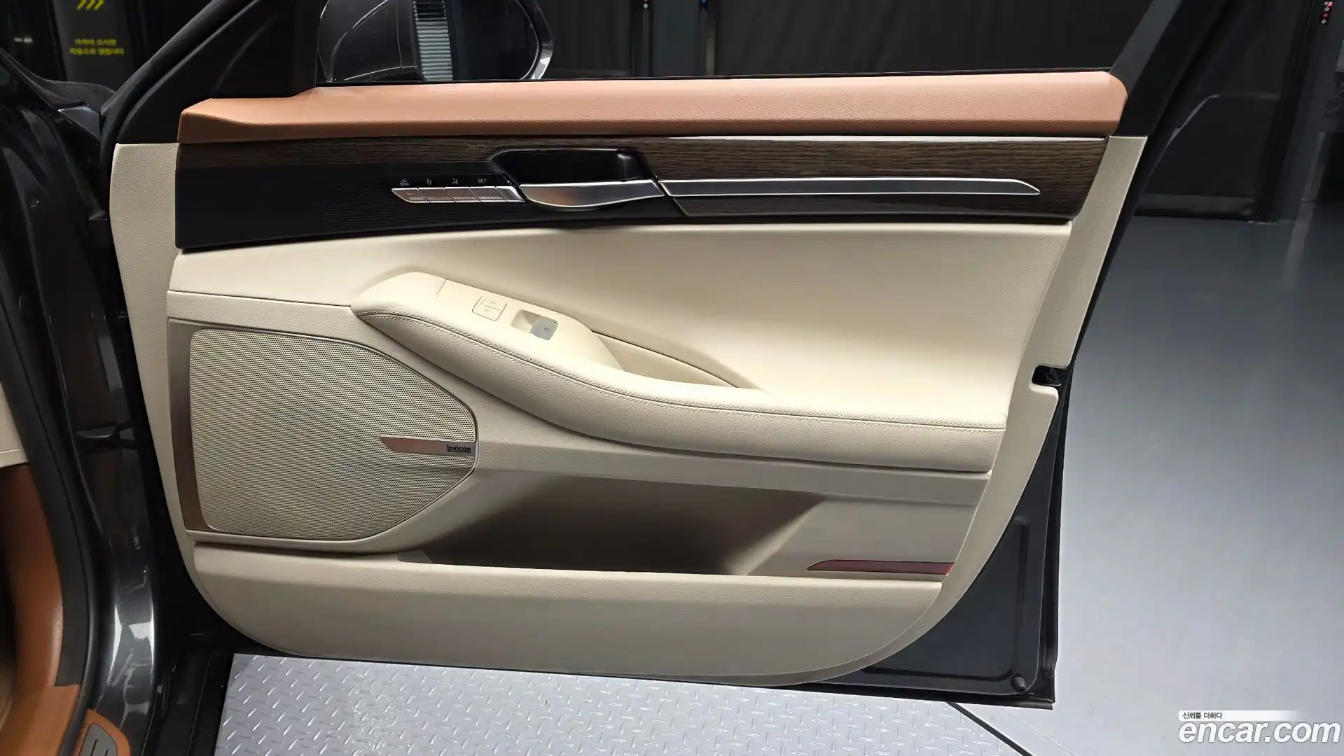 G90 Genesis 2021.2-INNER-034