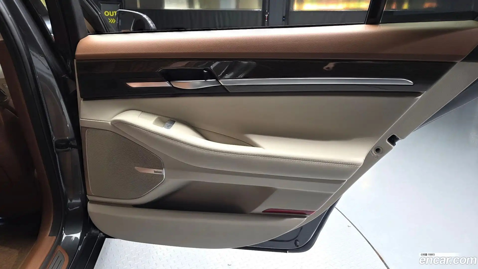 G90 Genesis 2021.2-INNER-035
