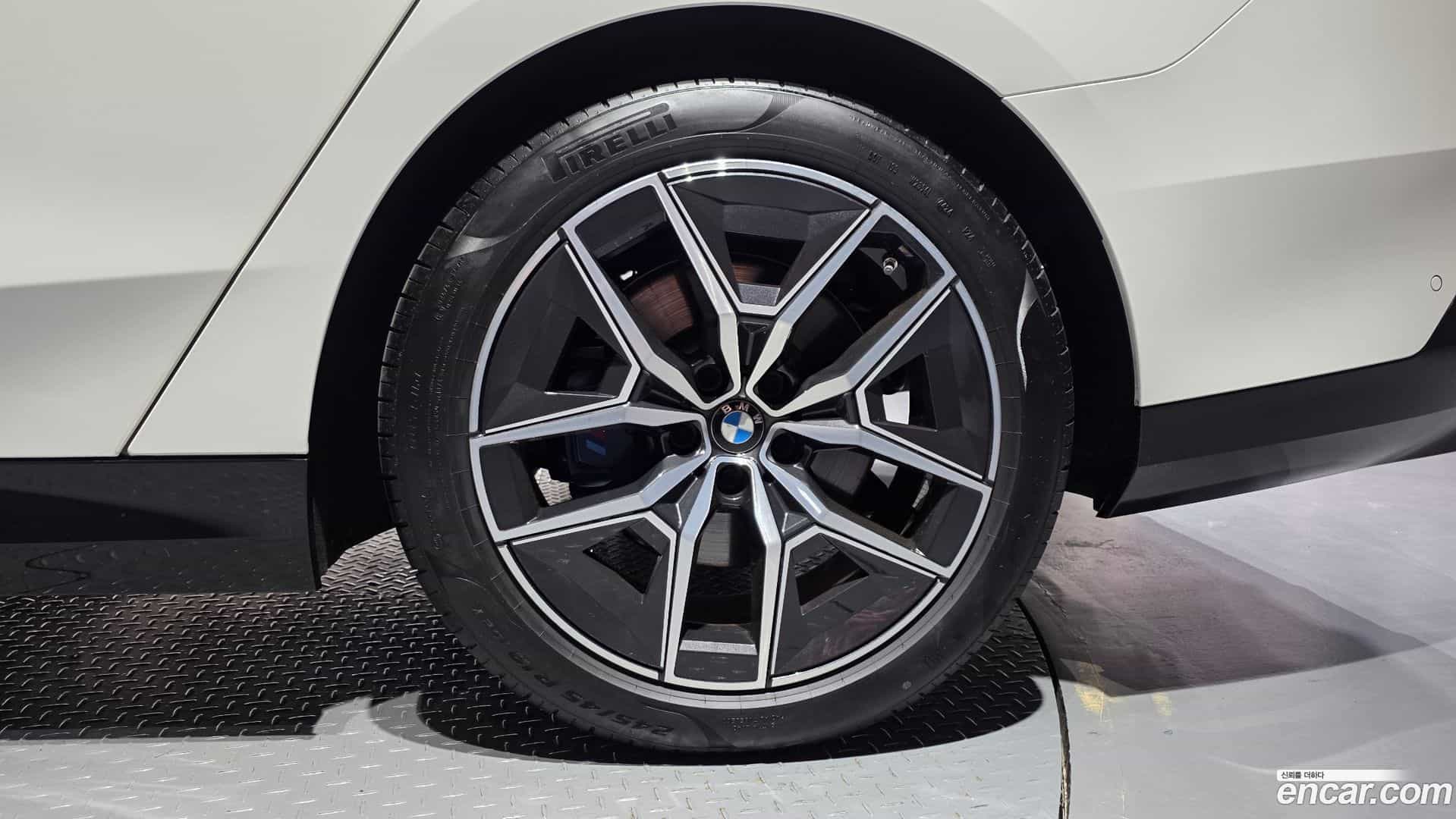 5-Series BMW 2025.2-OUTER-031
