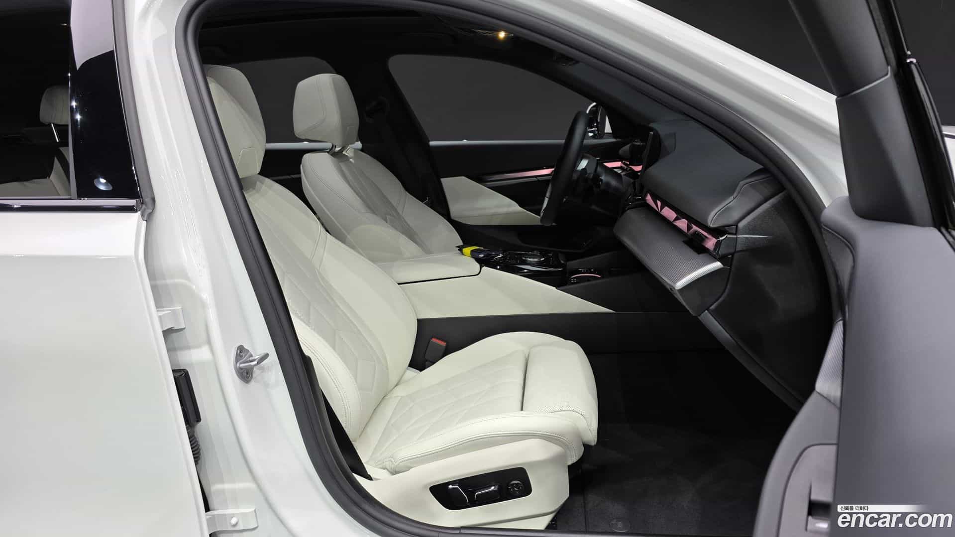 5-Series BMW 2025.2-INNER-036
