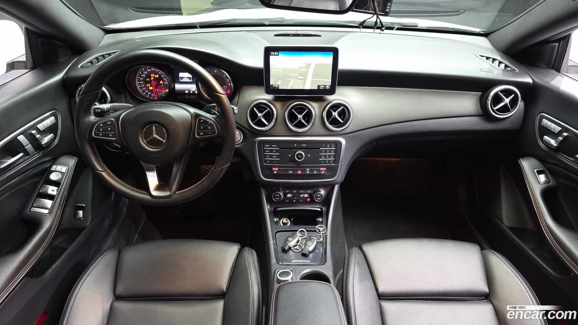 CLA-Class Mercedes-Benz 2016.4-INNER-007