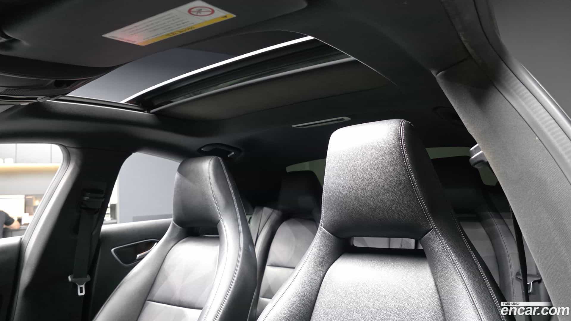 CLA-Class Mercedes-Benz 2016.4-OPTION-023