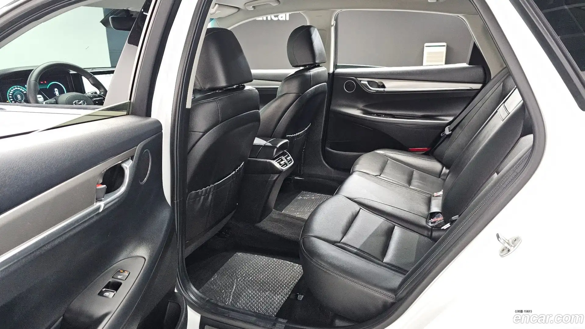 Grandeur Hyundai 2021.6-OPTION-015
