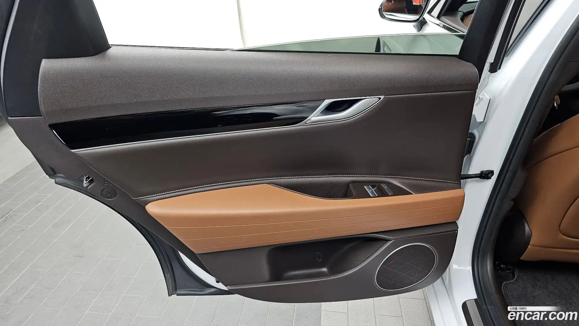 G80 Genesis 2020.9-INNER-035