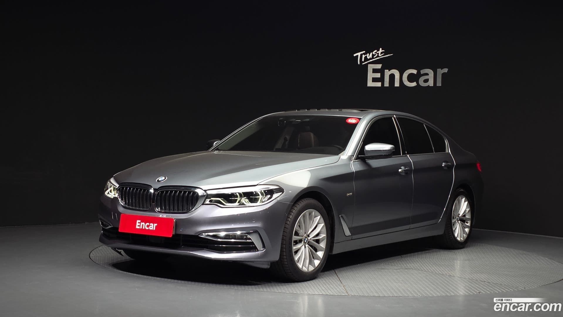 Main__Slider__Photo:5-Series BMW 2018.6-0