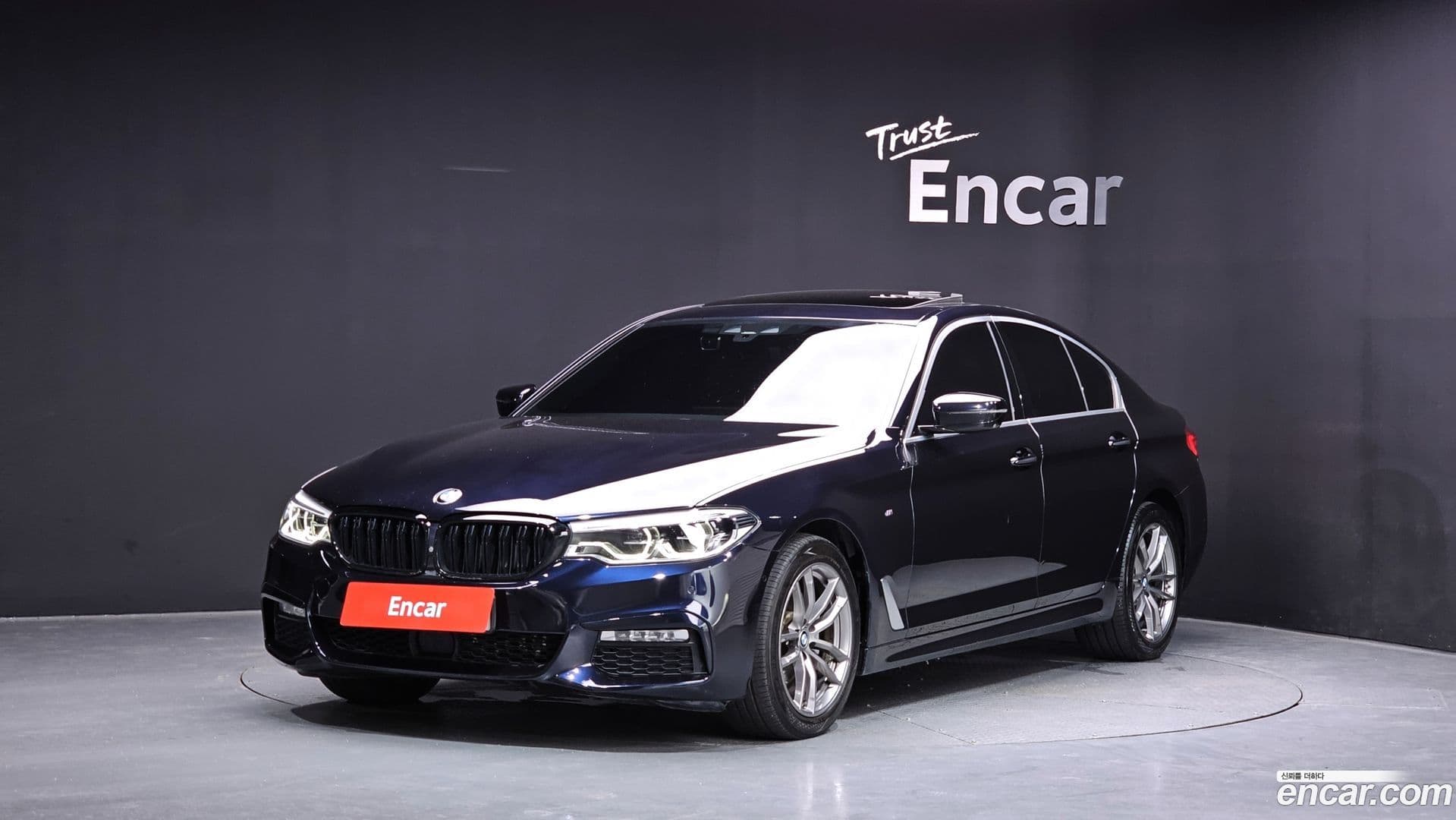 Main__Slider__Photo:5-Series BMW 2018.6-0
