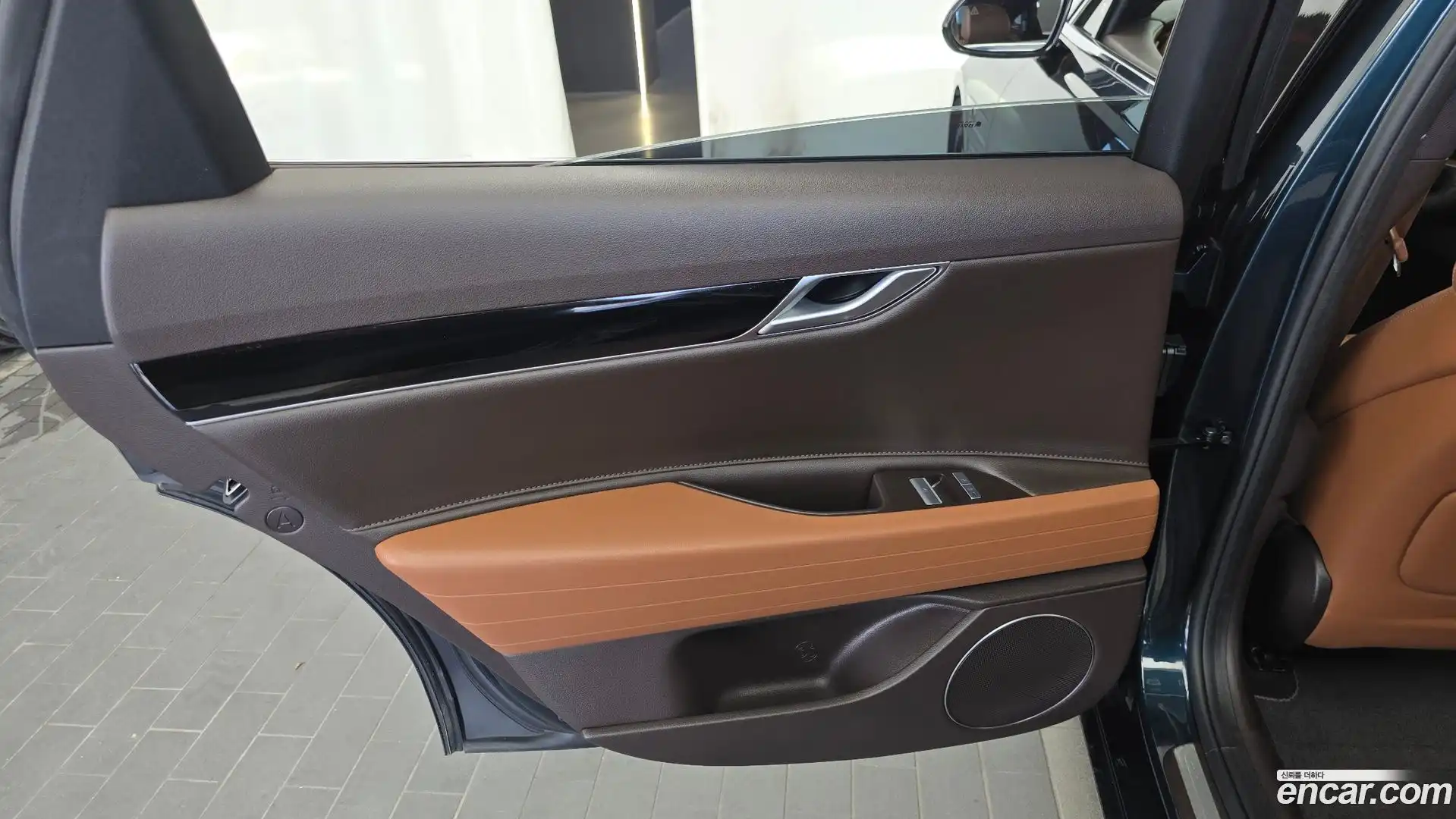 G80 Genesis 2022.6-INNER-035