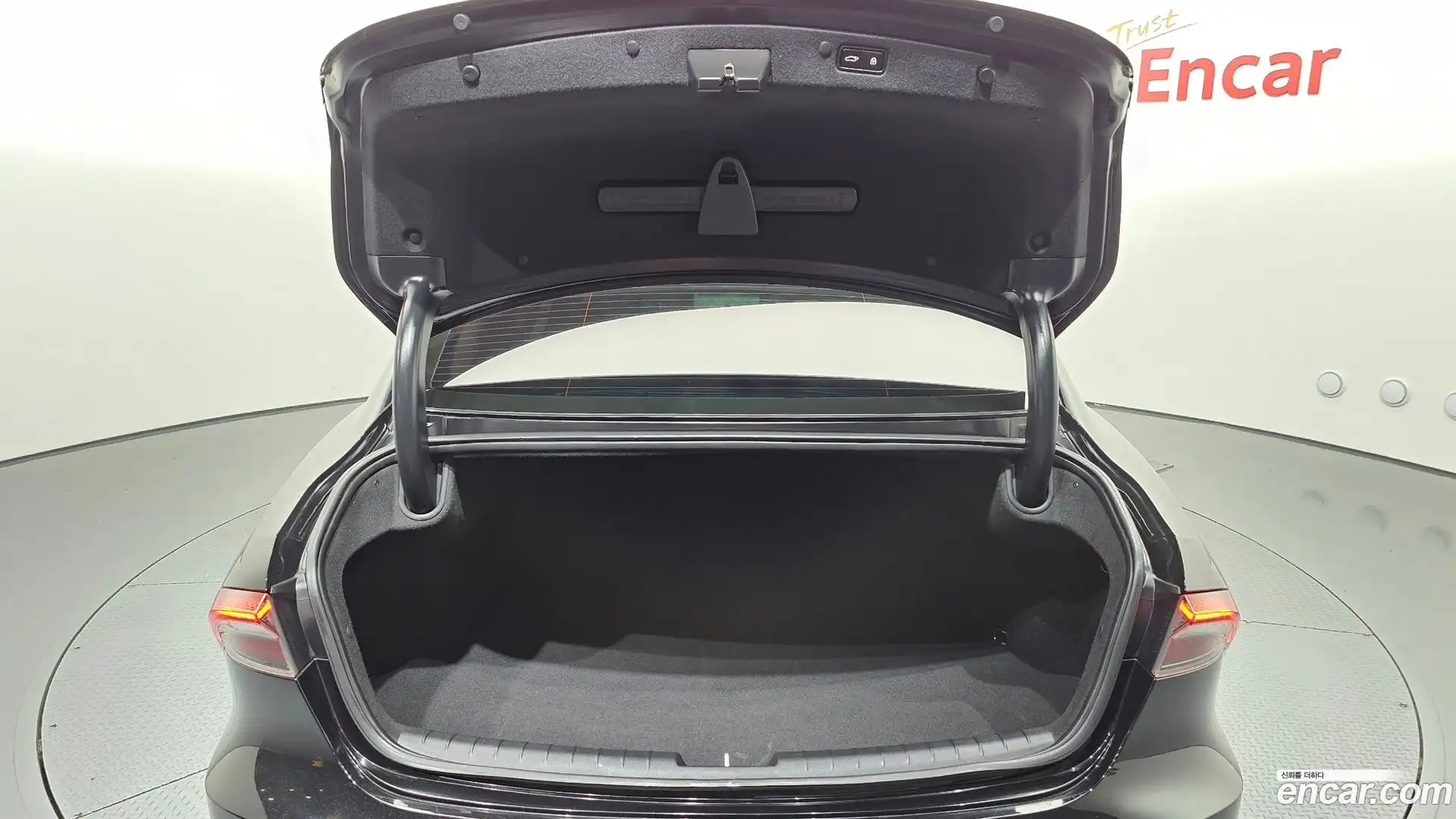 Grandeur Hyundai 2022.5-OPTION-020