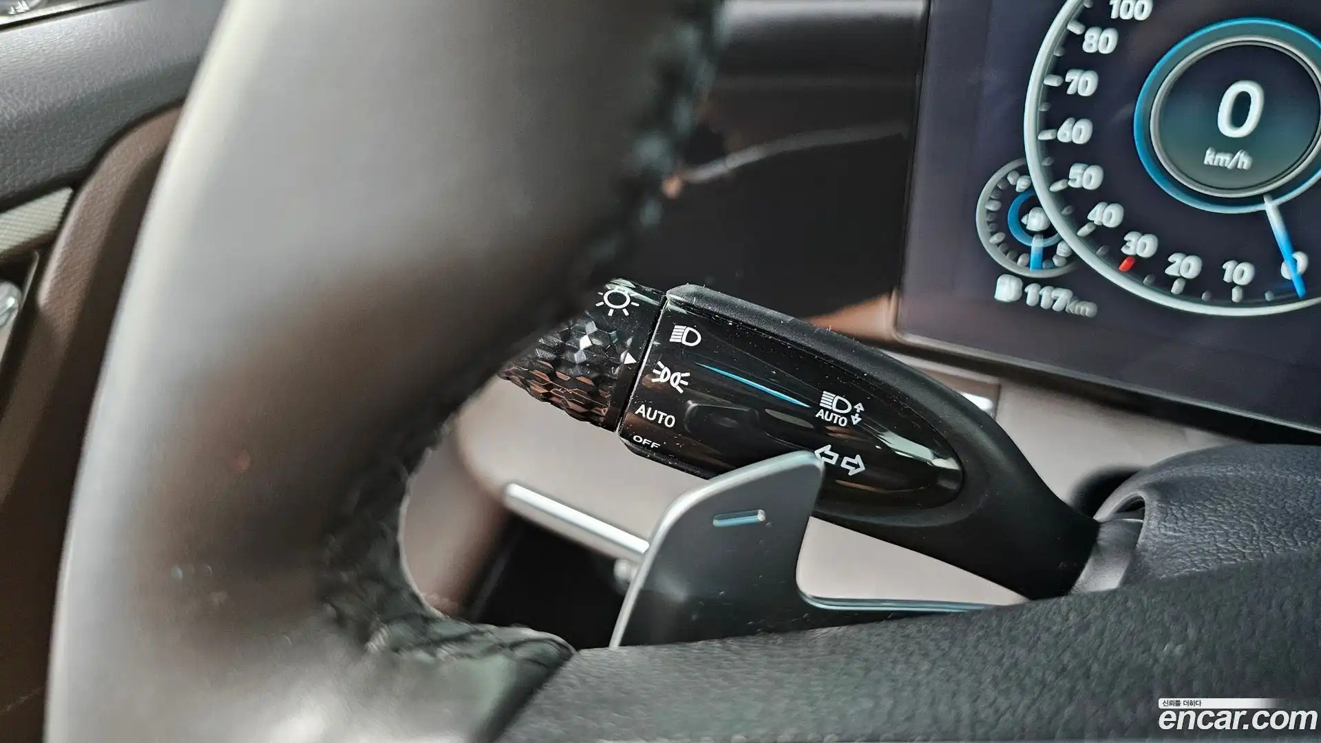 Grandeur Hyundai 2022.5-OPTION-042