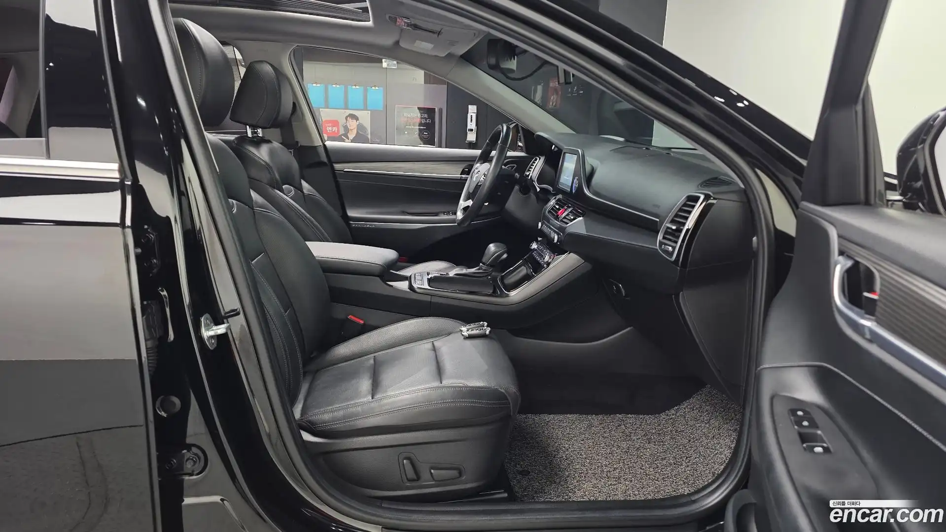 Grandeur Hyundai 2018.1-OPTION-015
