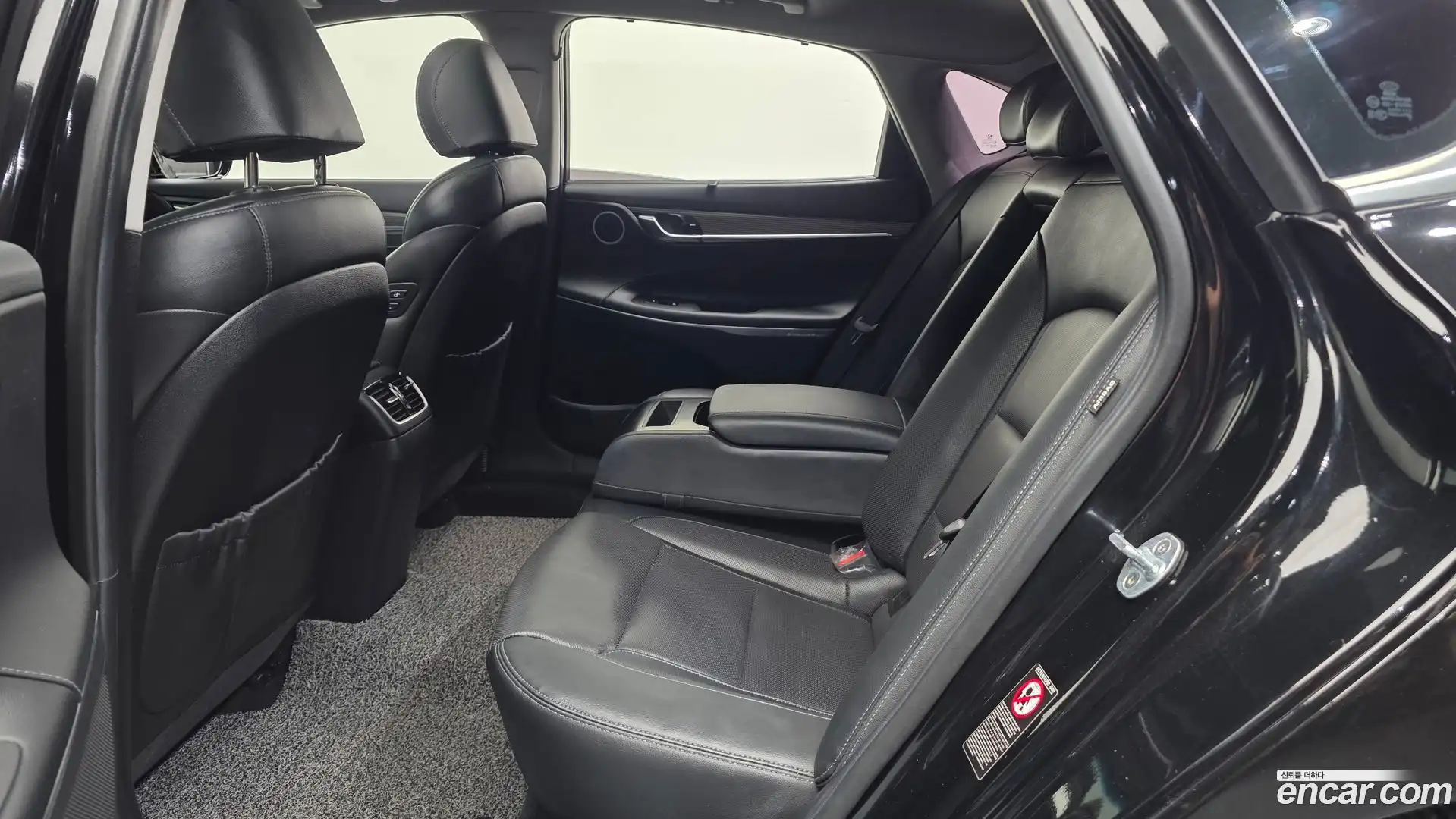 Grandeur Hyundai 2018.1-OPTION-016