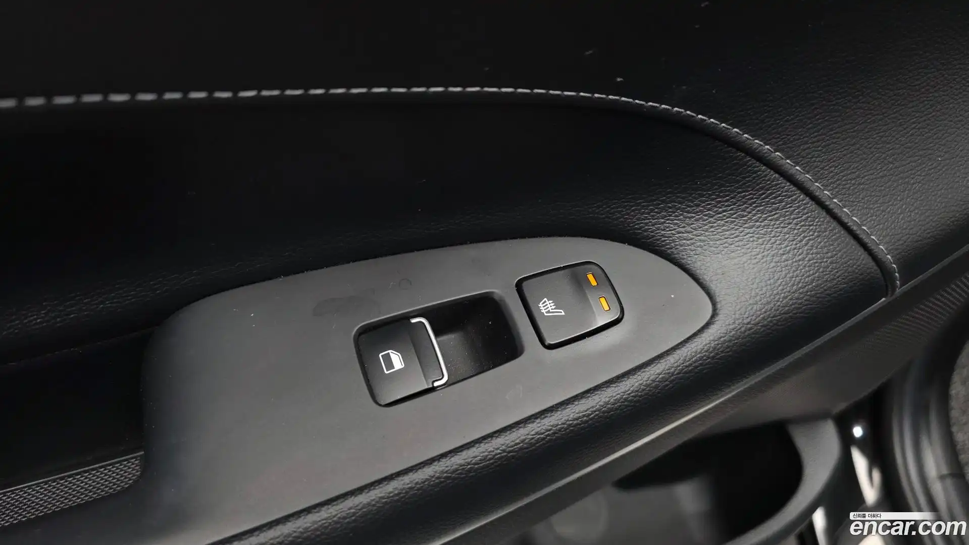 Grandeur Hyundai 2018.1-OPTION-022