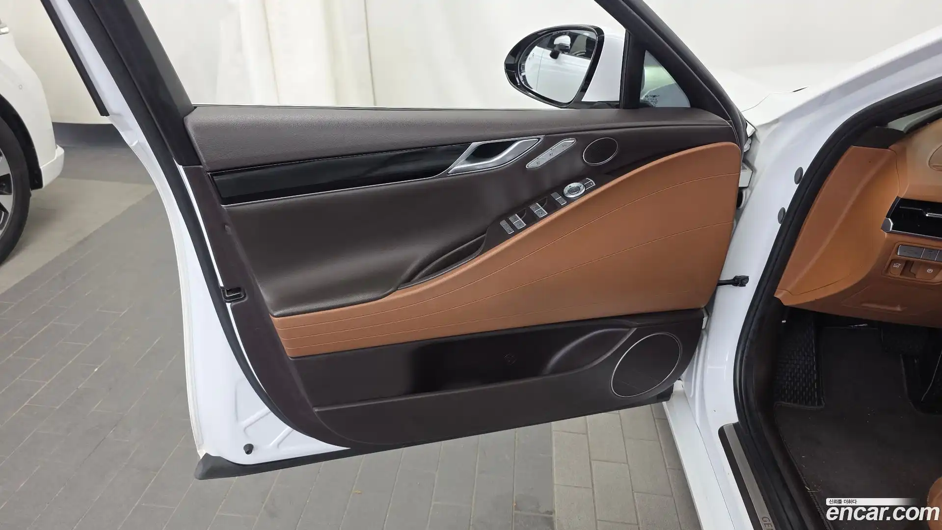 G80 Genesis 2021.1-INNER-034