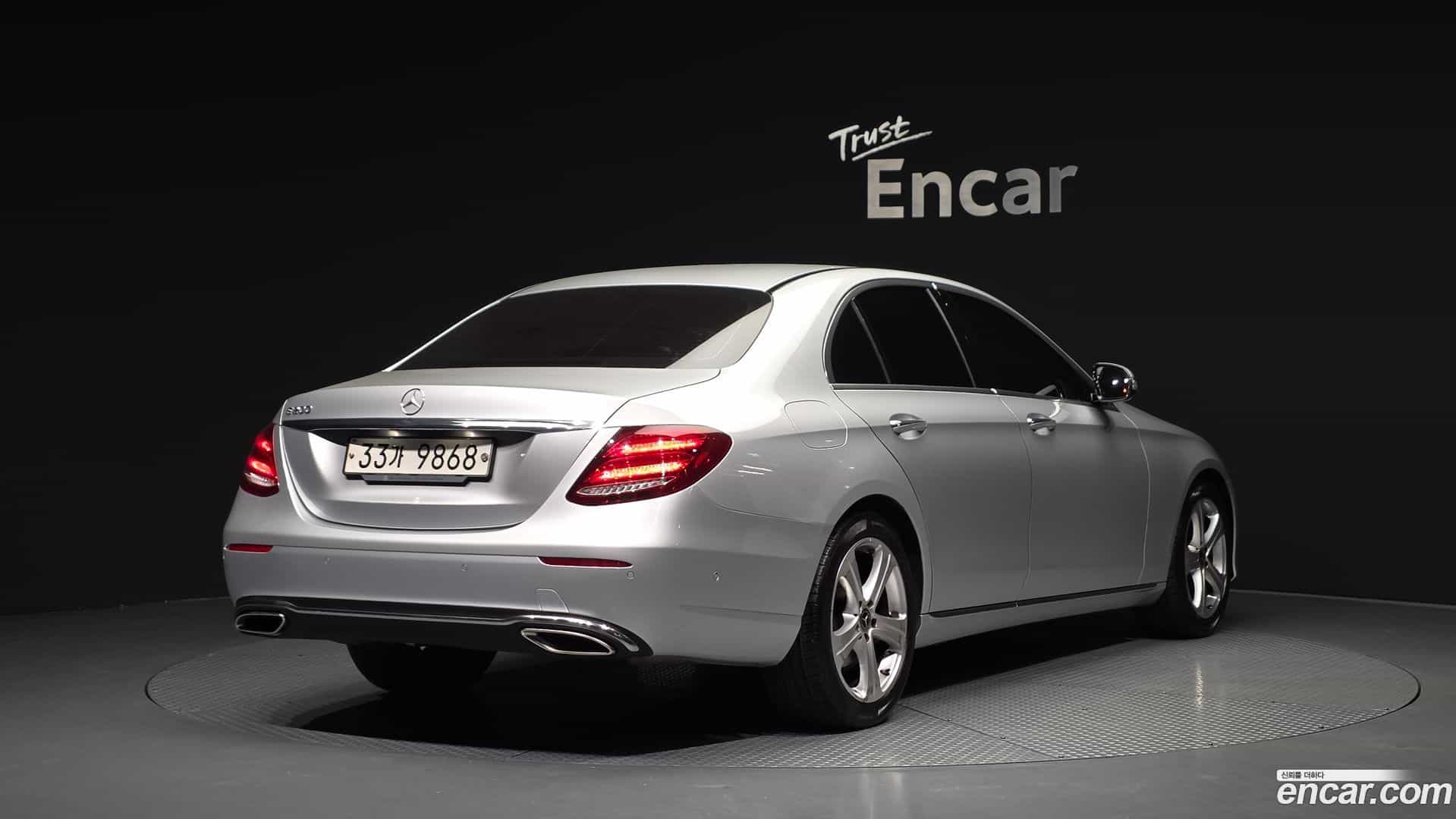 E-Class Mercedes-Benz 2018.6-OUTER-002
