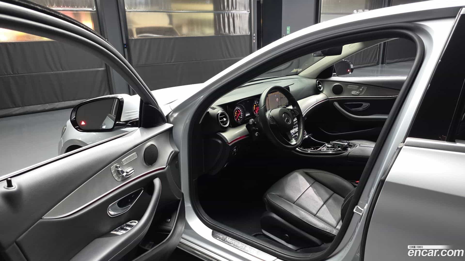 E-Class Mercedes-Benz 2018.6-INNER-010