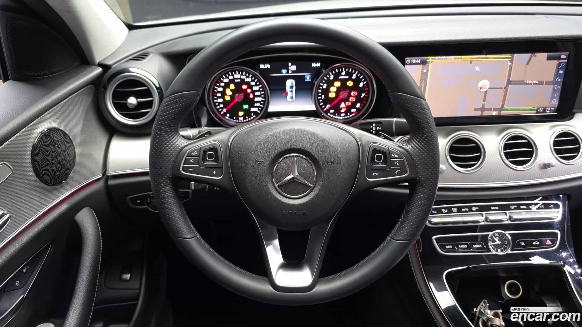 E-Class Mercedes-Benz 2018.6-OPTION-017