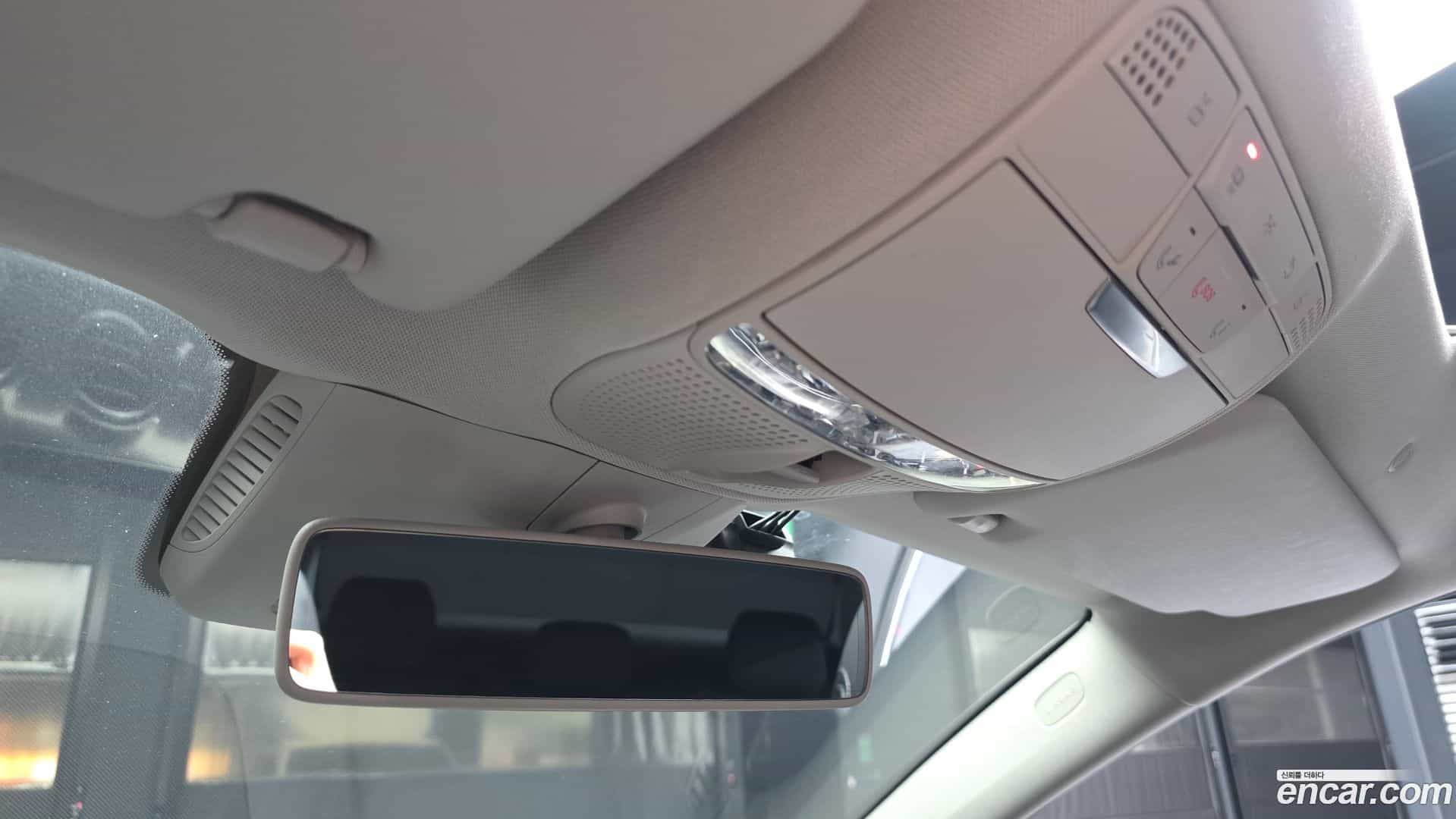 E-Class Mercedes-Benz 2018.6-OPTION-021