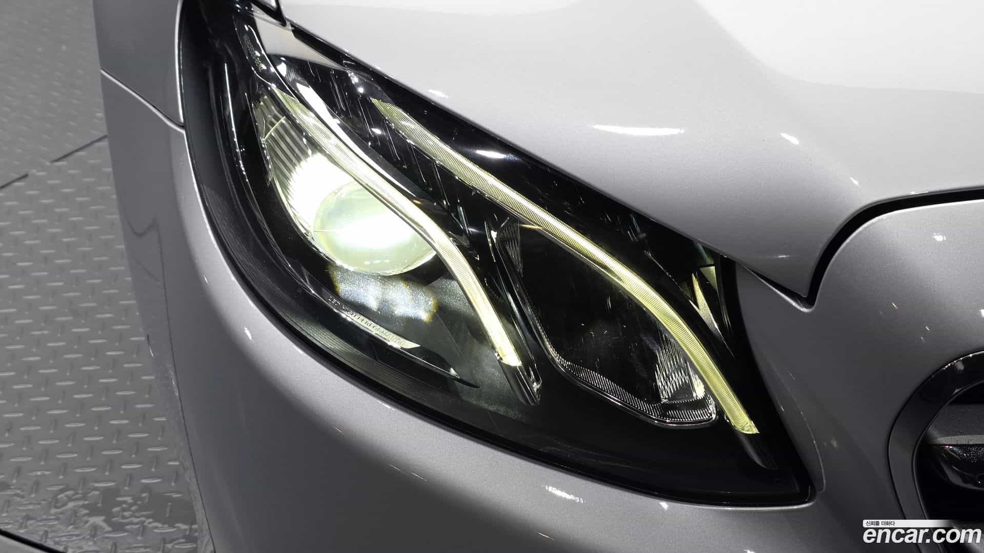 E-Class Mercedes-Benz 2018.6-OUTER-032