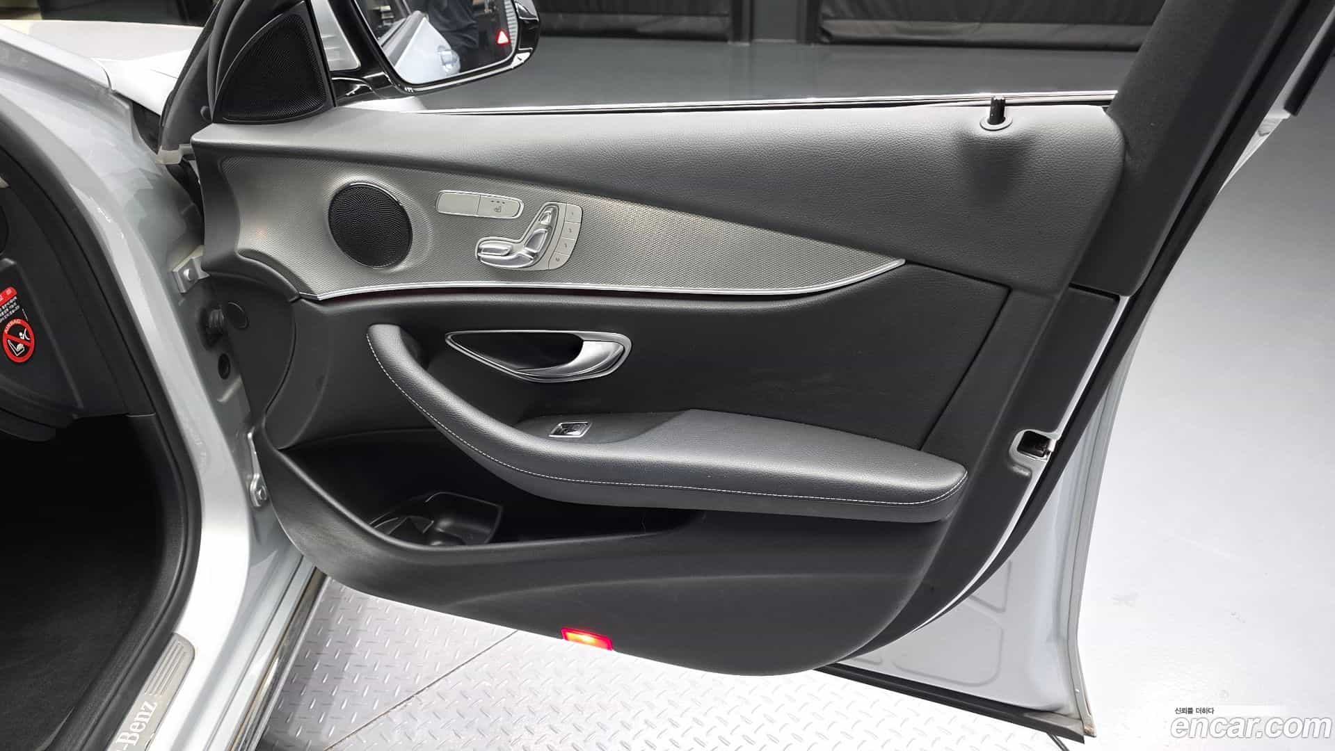 E-Class Mercedes-Benz 2018.6-INNER-034