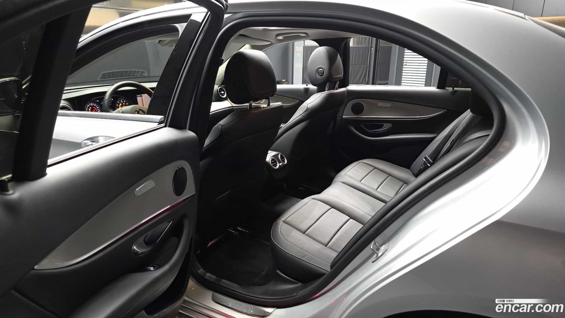 E-Class Mercedes-Benz 2018.6-INNER-036