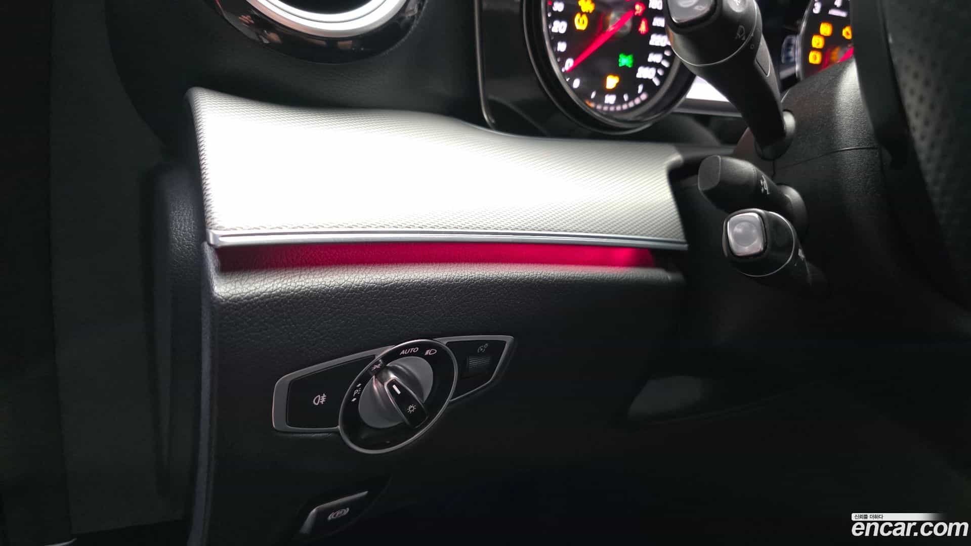 E-Class Mercedes-Benz 2018.6-OPTION-042