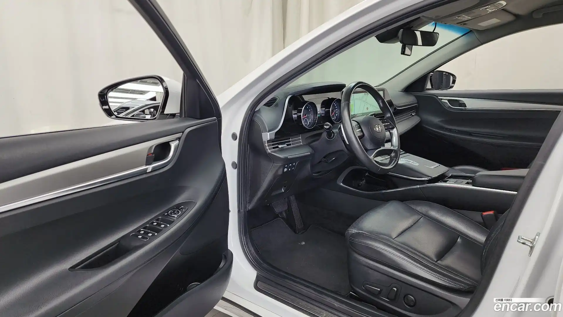 Grandeur Hyundai 2021.0-INNER-010