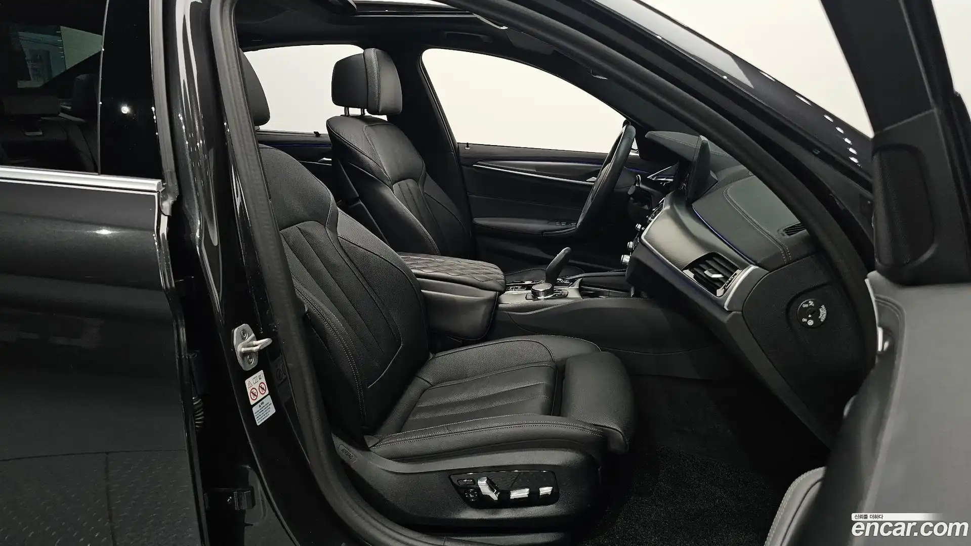 5-Series BMW 2023.4-INNER-010