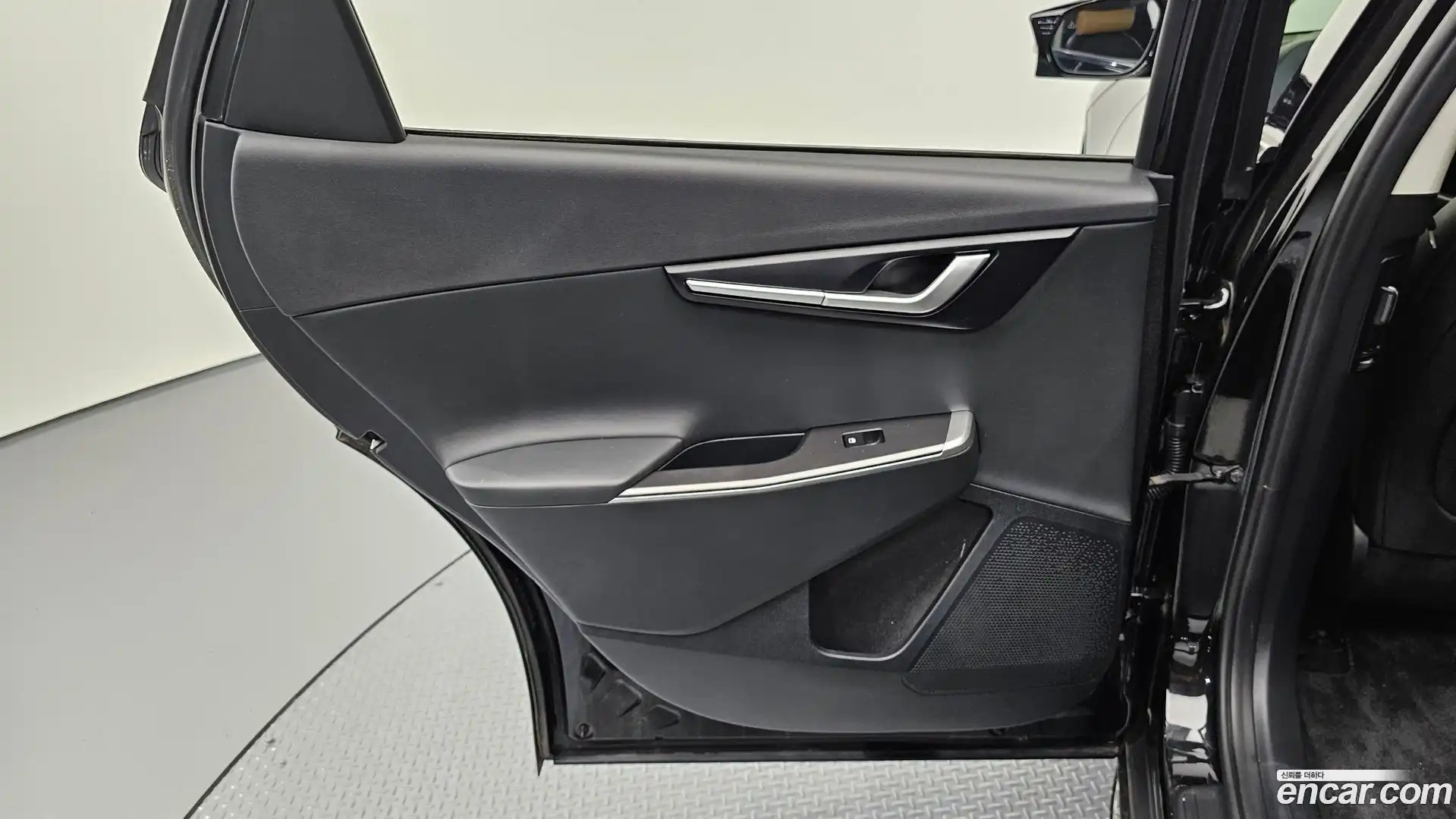 EV6 Kia 2023.10-INNER-035