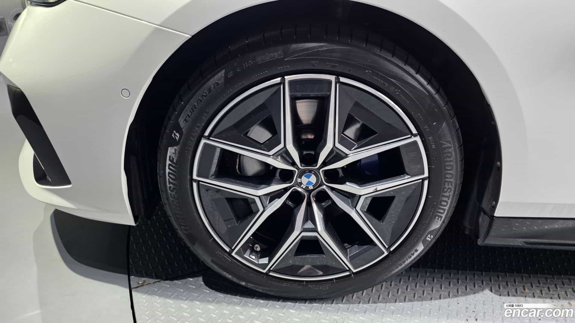 5-Series BMW 2025.9-OUTER-005