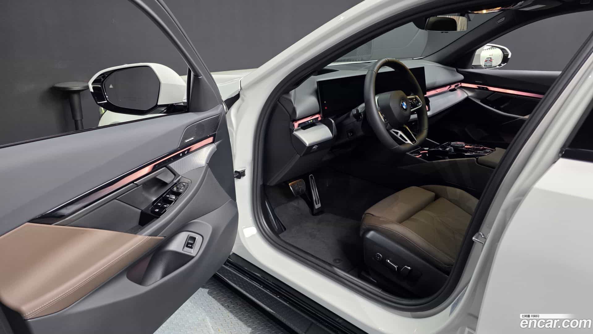 5-Series BMW 2025.9-INNER-010