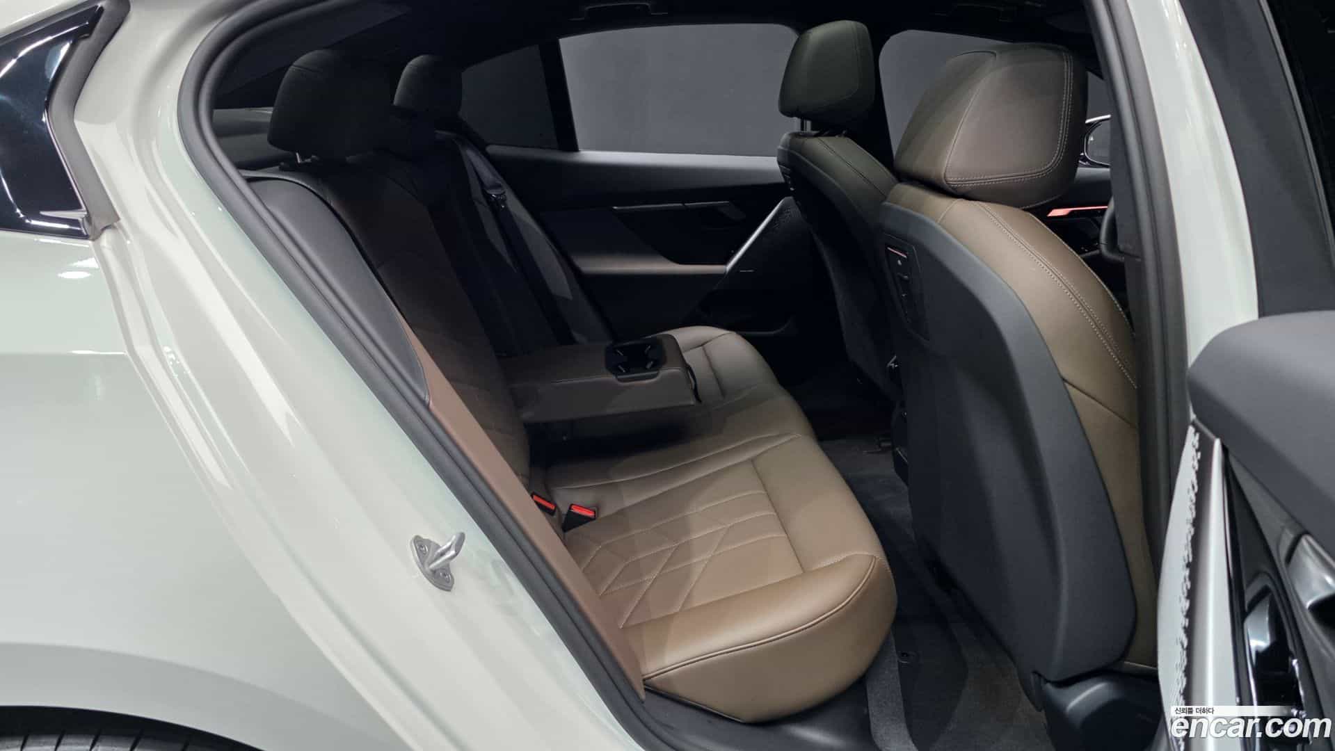5-Series BMW 2025.9-OPTION-016