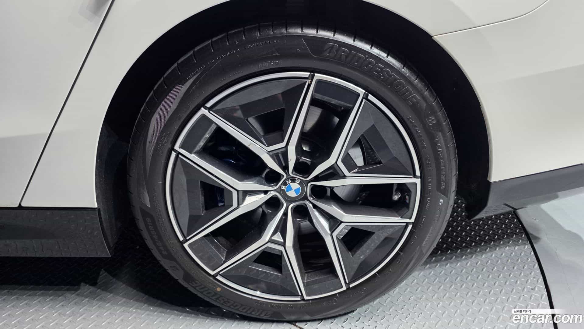 5-Series BMW 2025.9-OUTER-031