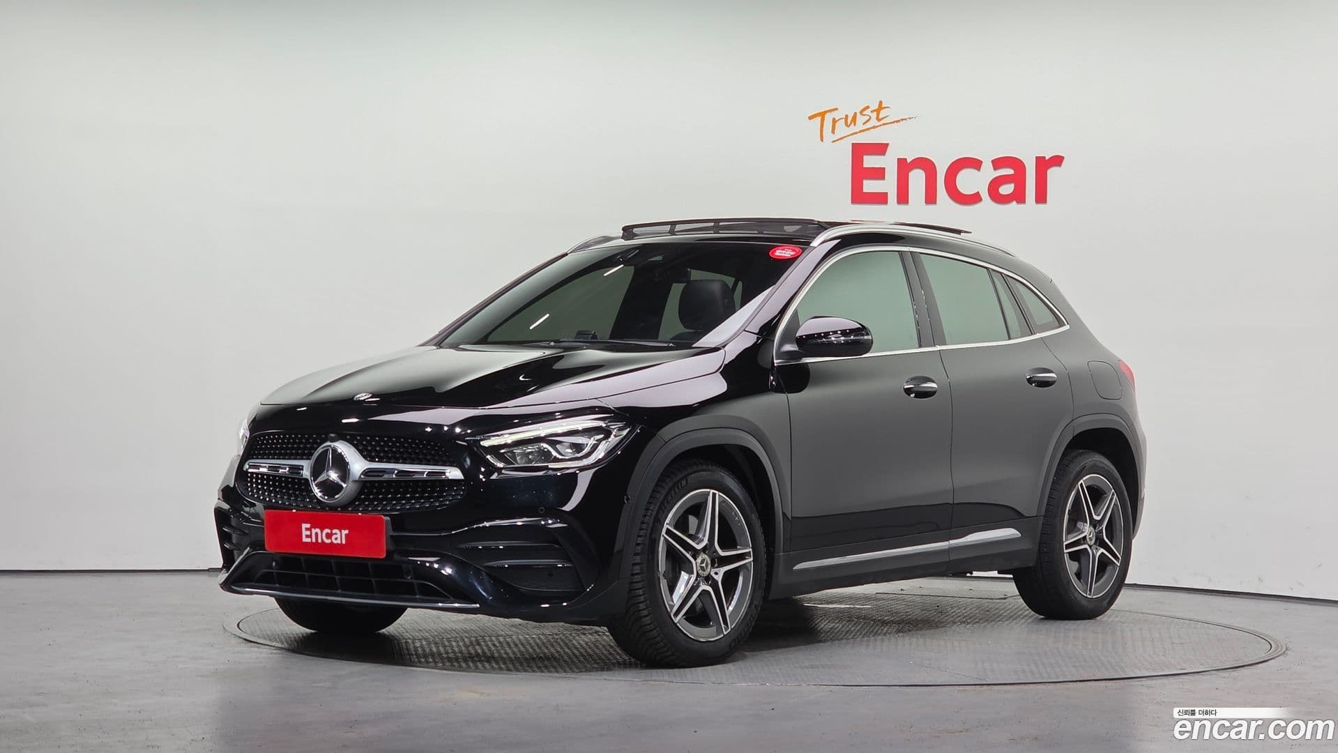 Main__Slider__Photo:GLA-Class Mercedes-Benz 2020.9-0