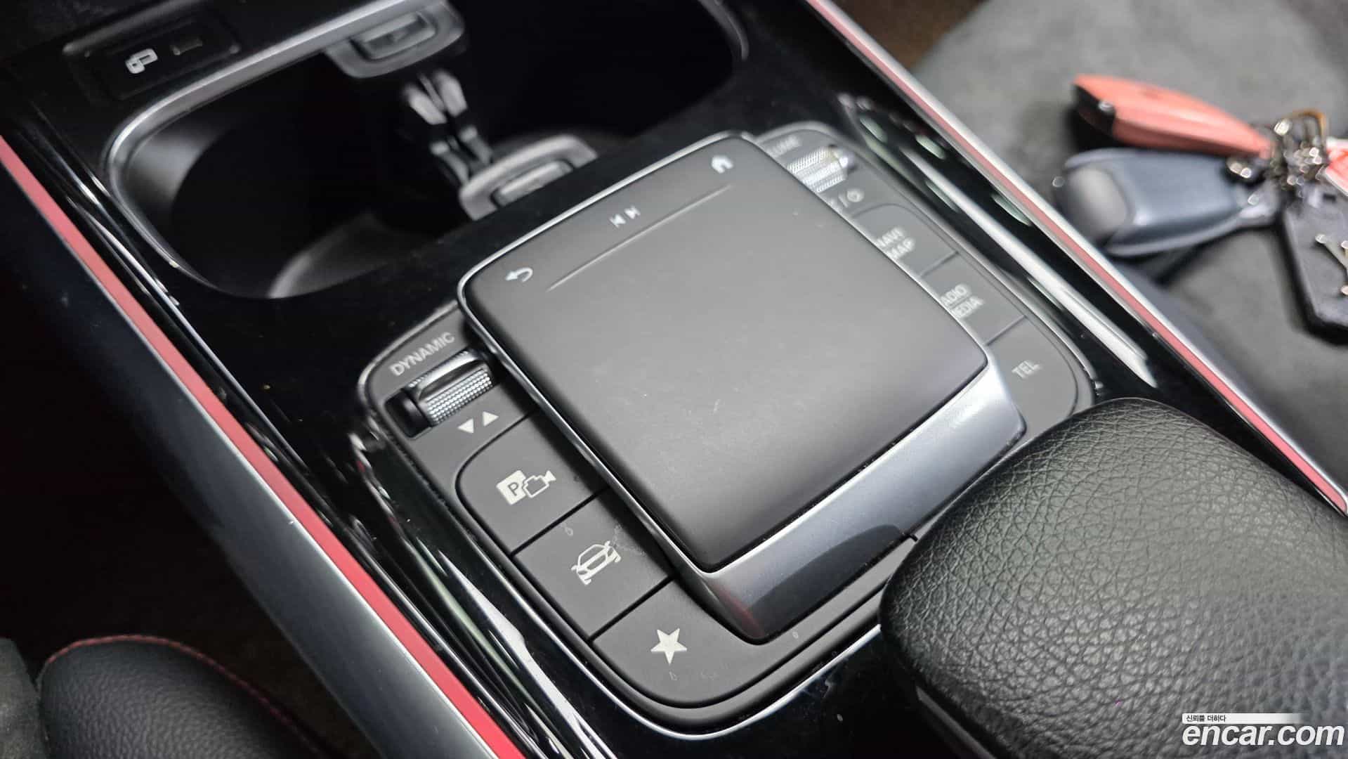 GLA-Class Mercedes-Benz 2020.9-OPTION-041