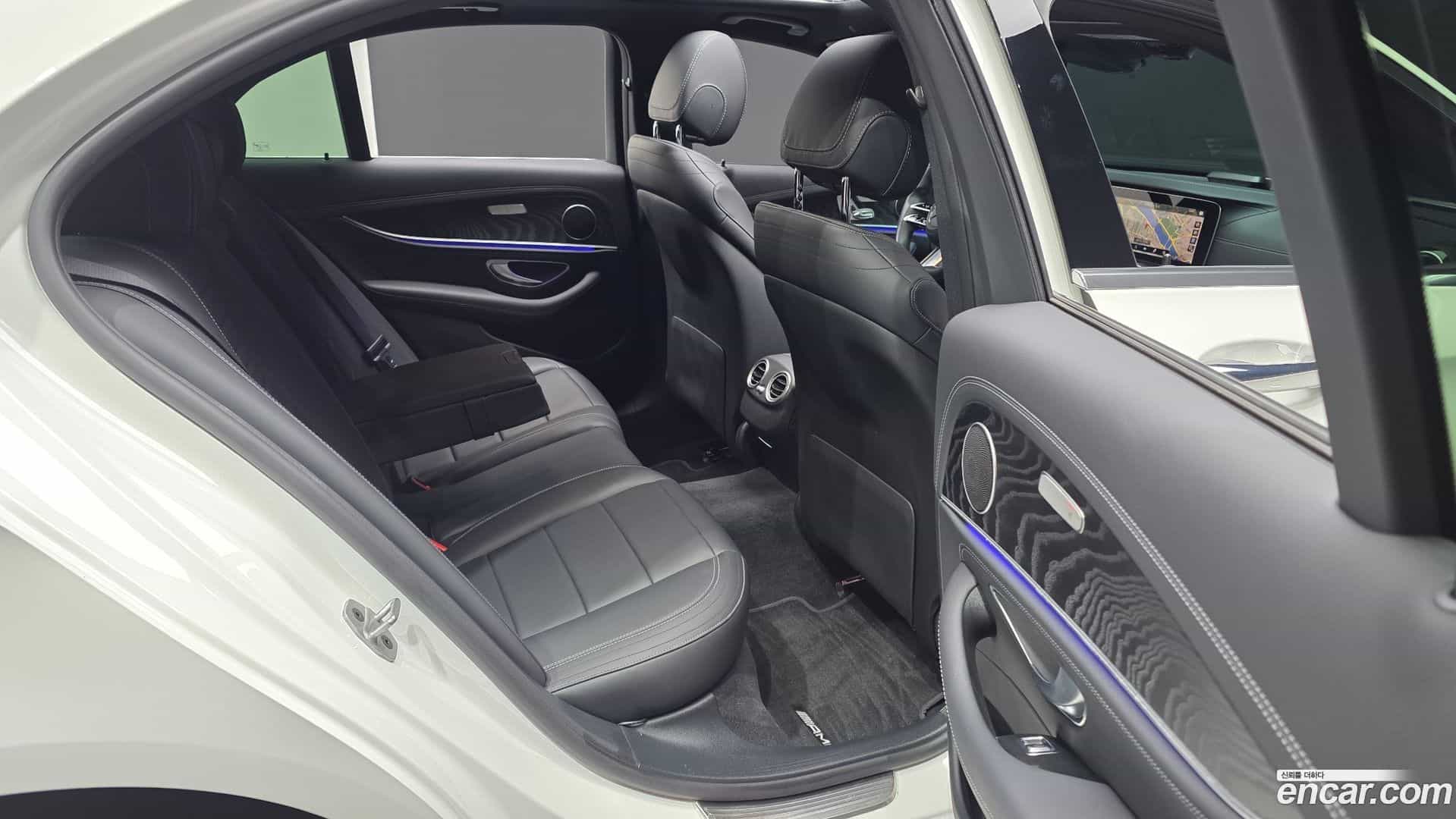 E-Class Mercedes-Benz 2021.6-OPTION-016