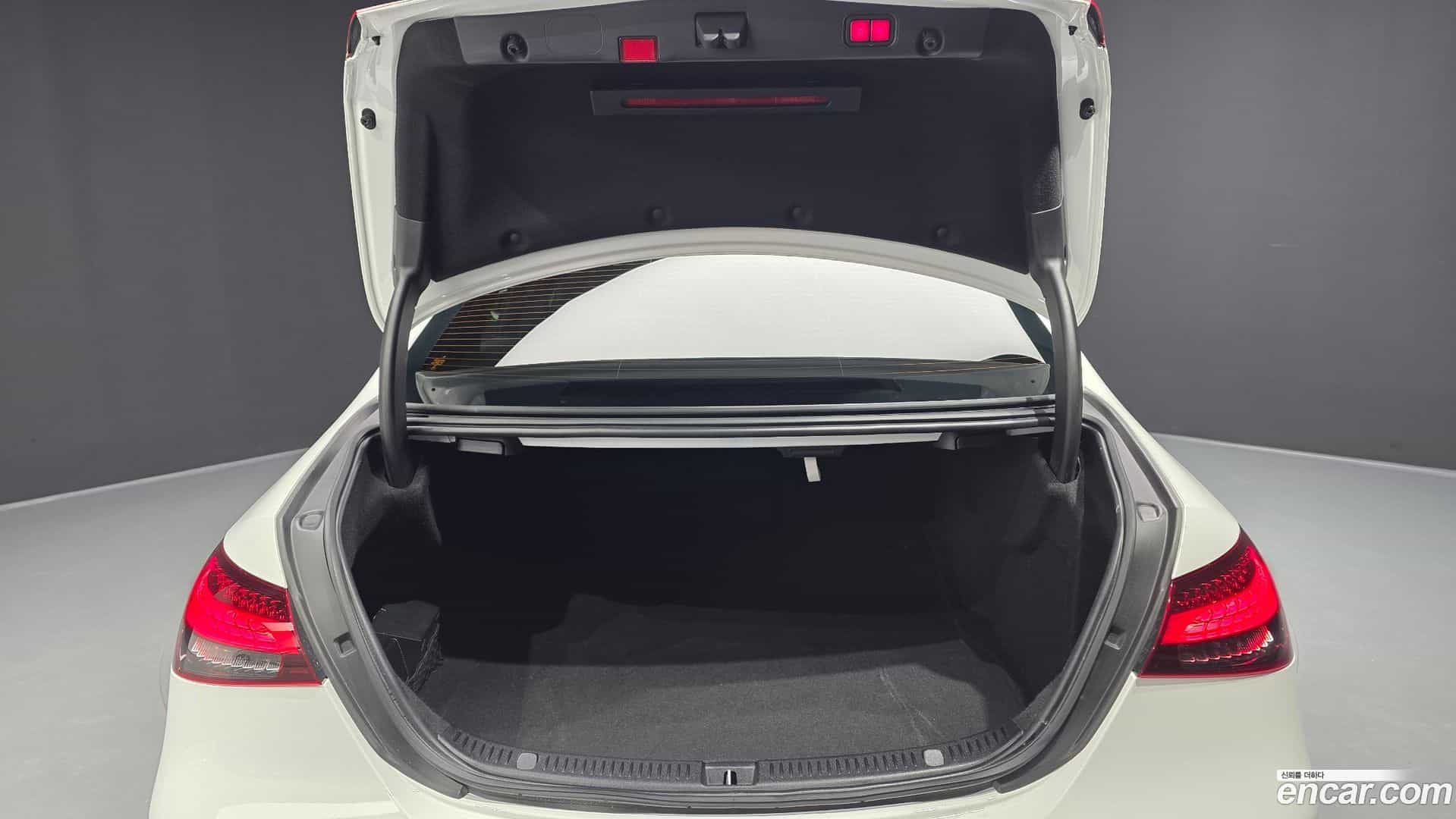 E-Class Mercedes-Benz 2021.6-OPTION-024