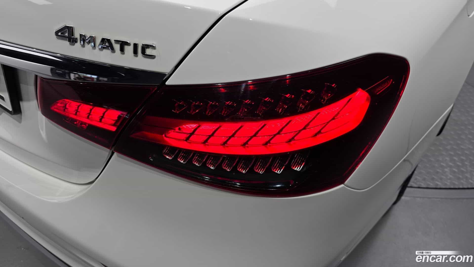 E-Class Mercedes-Benz 2021.6-OUTER-033