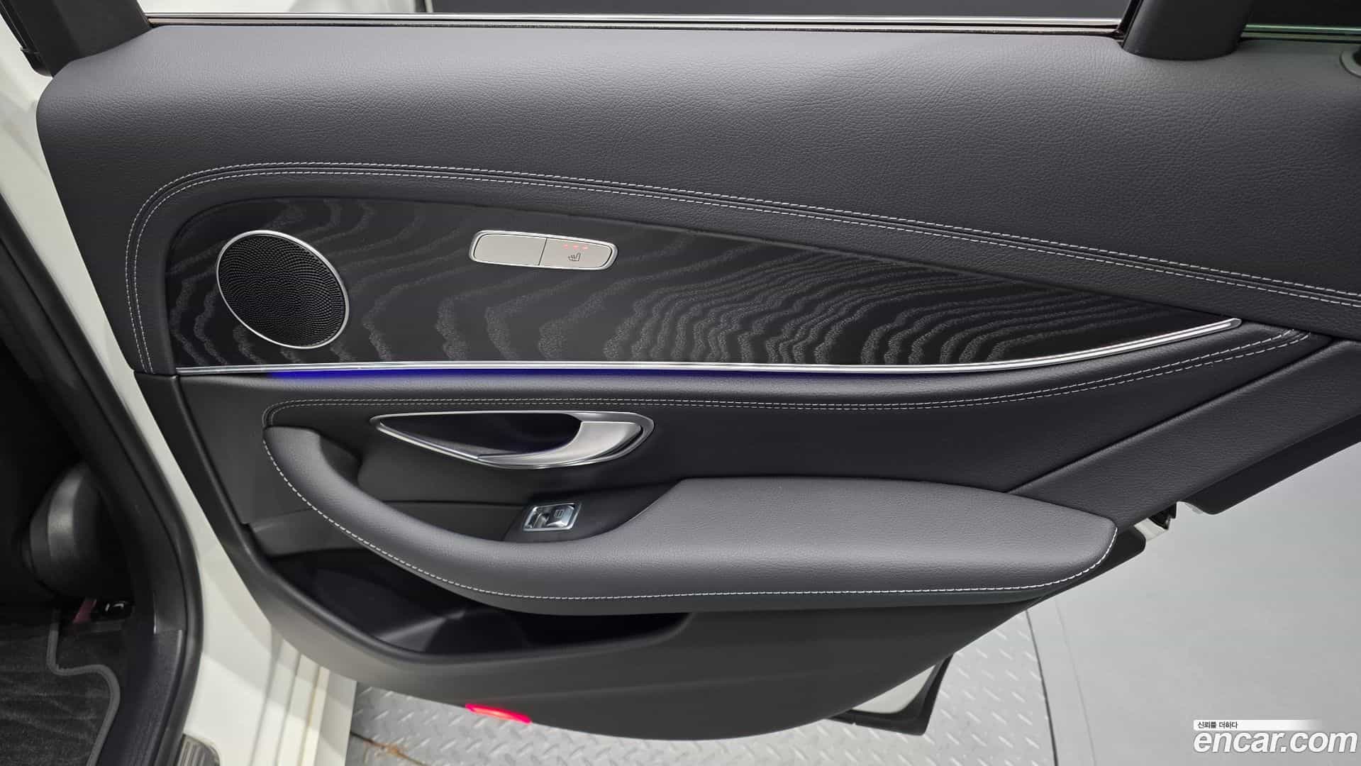 E-Class Mercedes-Benz 2021.6-INNER-035