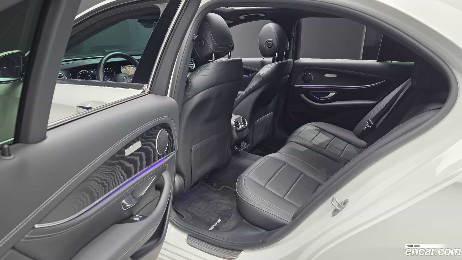 E-Class Mercedes-Benz 2021.6-INNER-036