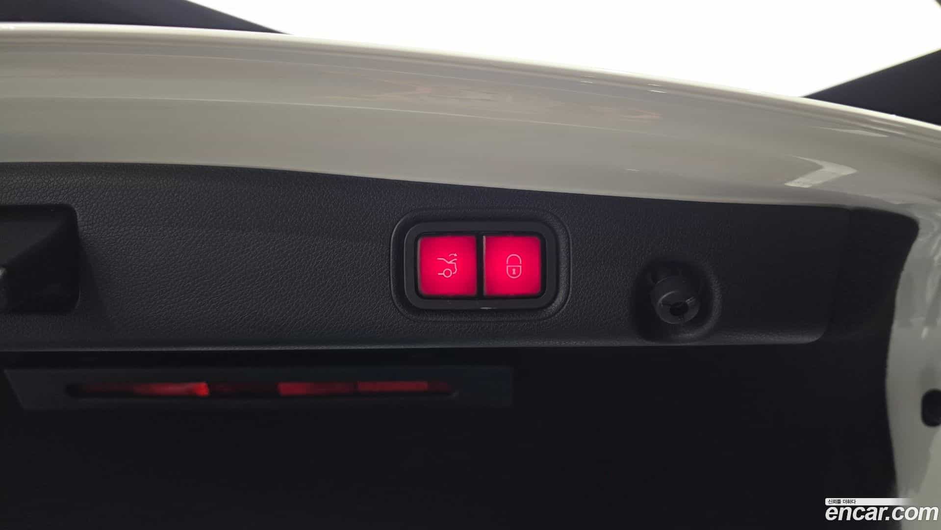 E-Class Mercedes-Benz 2021.6-OPTION-046