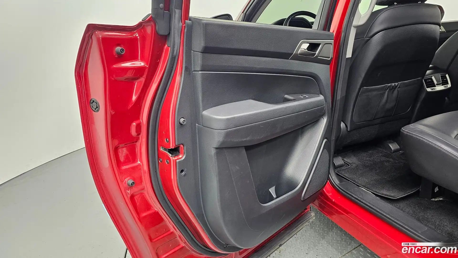 Rexton KG Mobility 2018.3-INNER-035