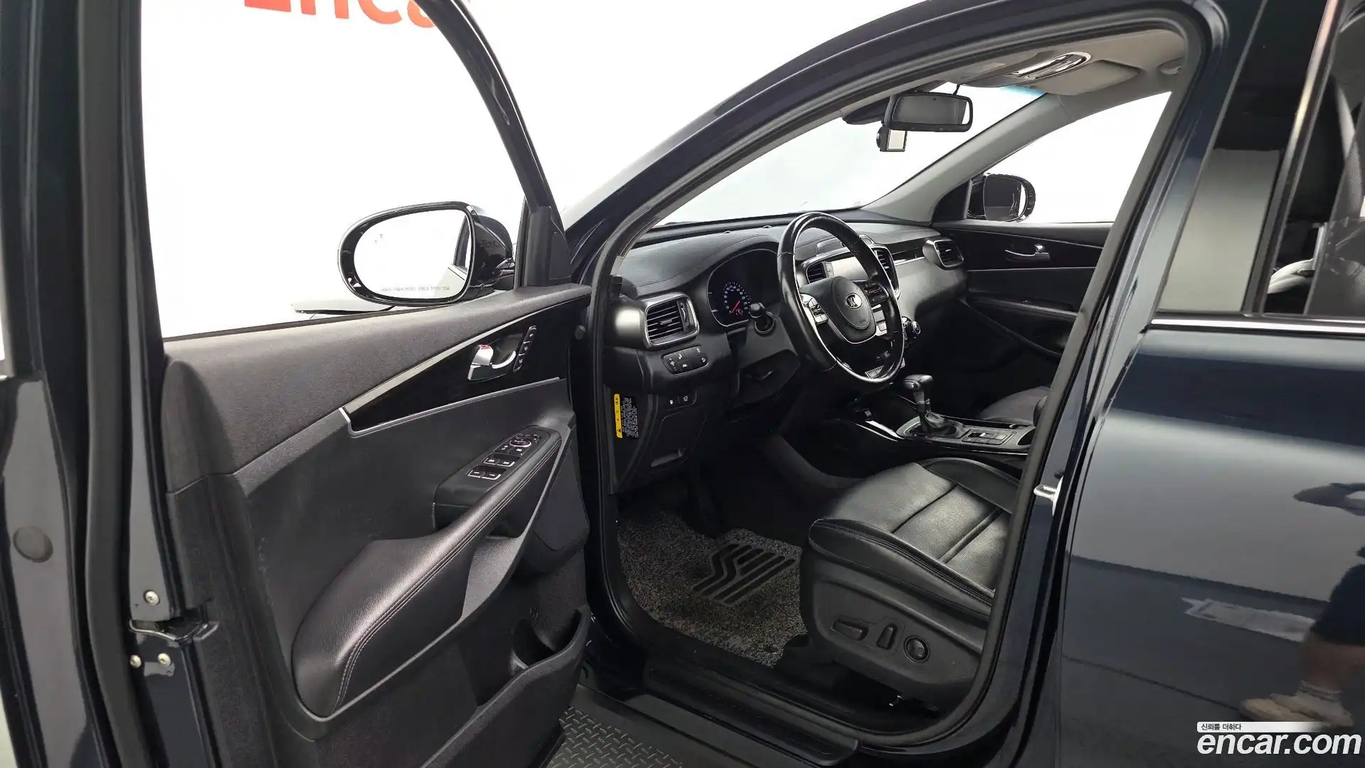 Sorento Kia 2019.2-INNER-010
