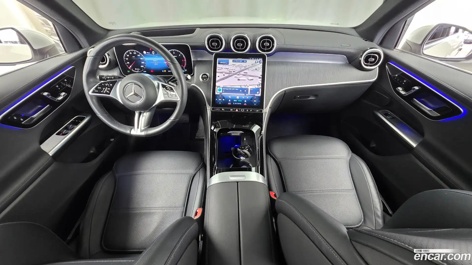 GLC-Class Mercedes-Benz 2023.11-INNER-007