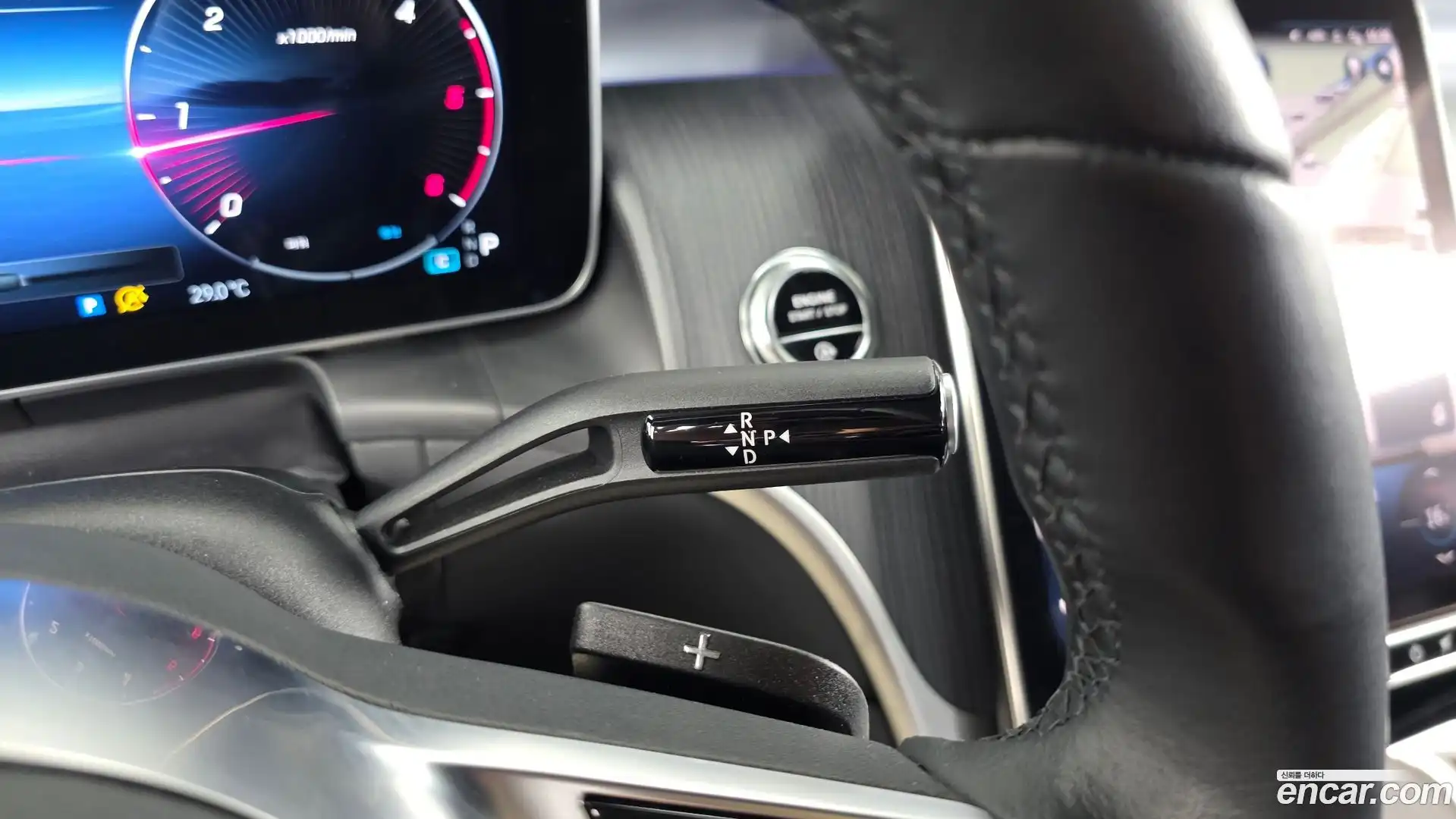 GLC-Class Mercedes-Benz 2023.11-INNER-009