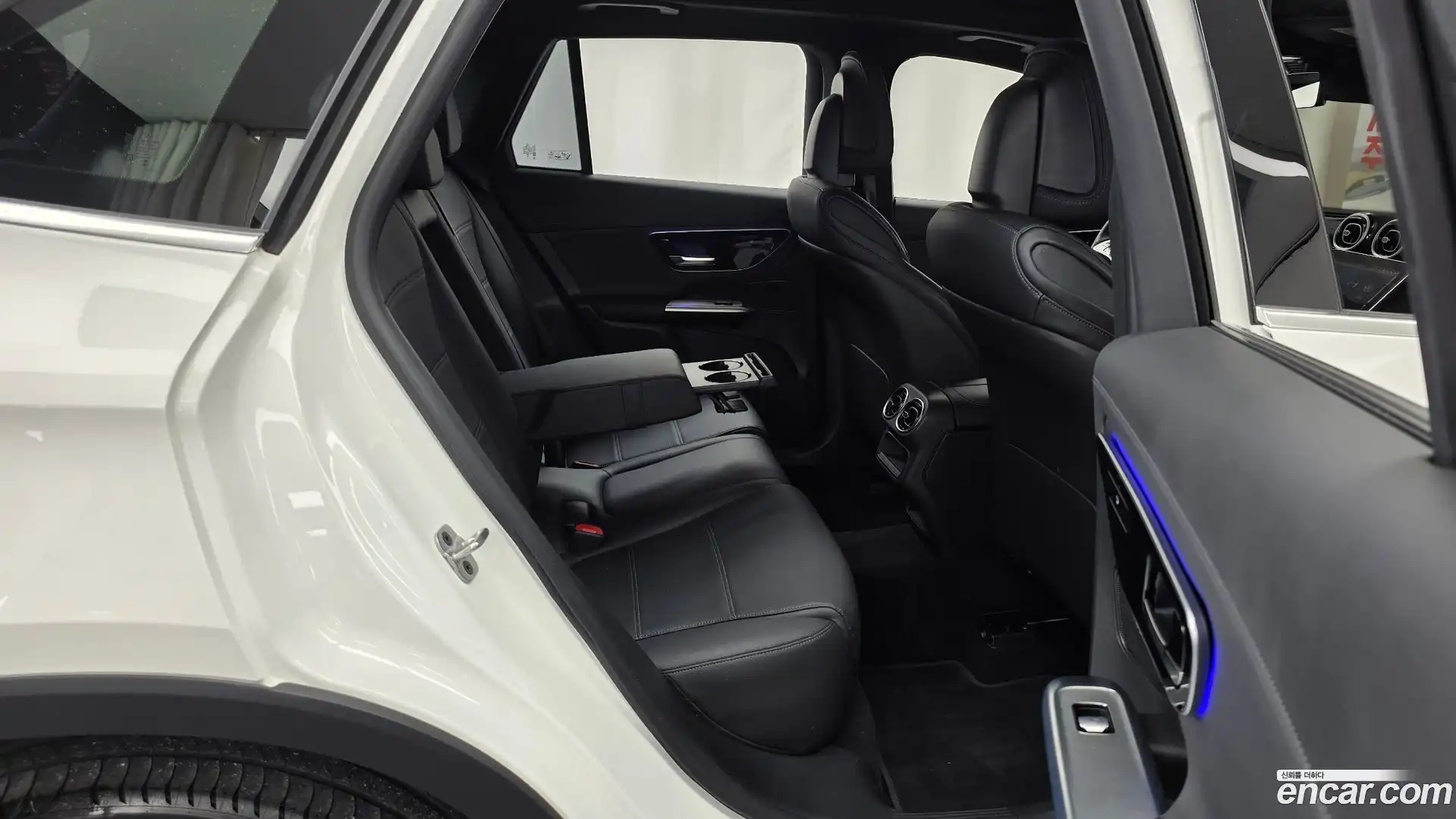 GLC-Class Mercedes-Benz 2023.11-OPTION-016