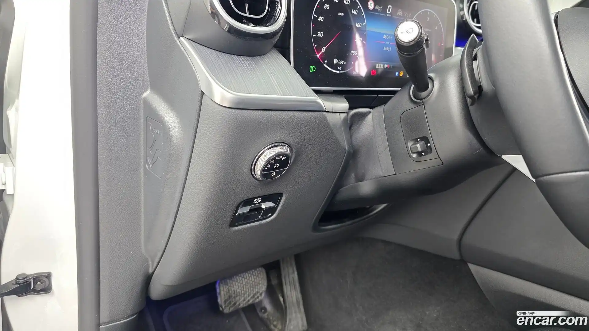 GLC-Class Mercedes-Benz 2023.11-OPTION-042